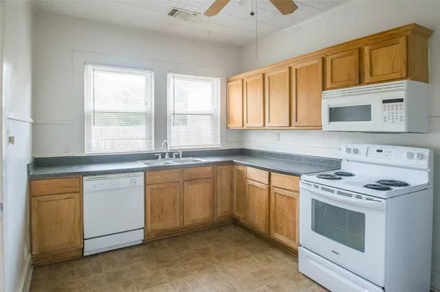 $1,180 | 1017 Collier Street, Denton, TX 76201