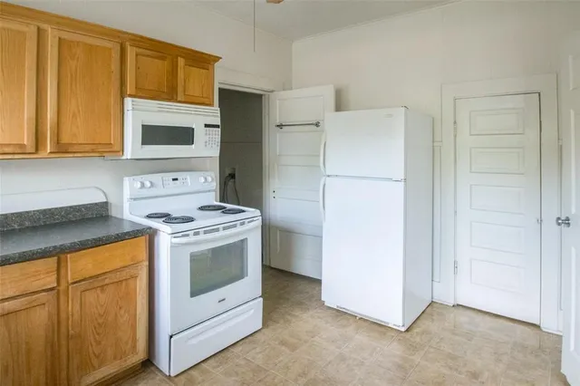 $1,180 | 1017 Collier Street, Denton, TX 76201