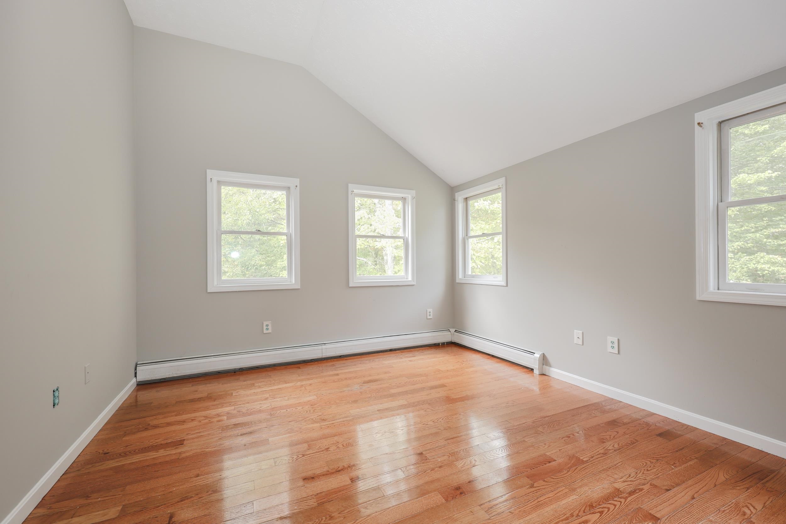 4 State Tree Circle Londonderry, NH 03053 - Photo 5 of 30