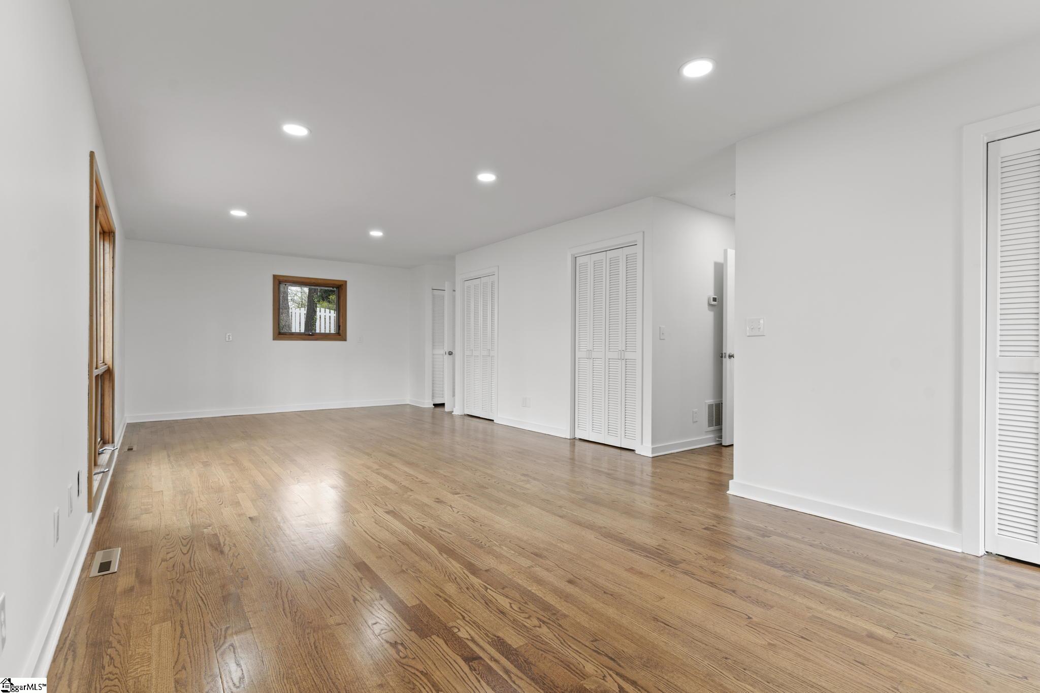 14 Kingsbury Road Greenville, SC 29617 - Photo 16 of 35 Gallery Image 16