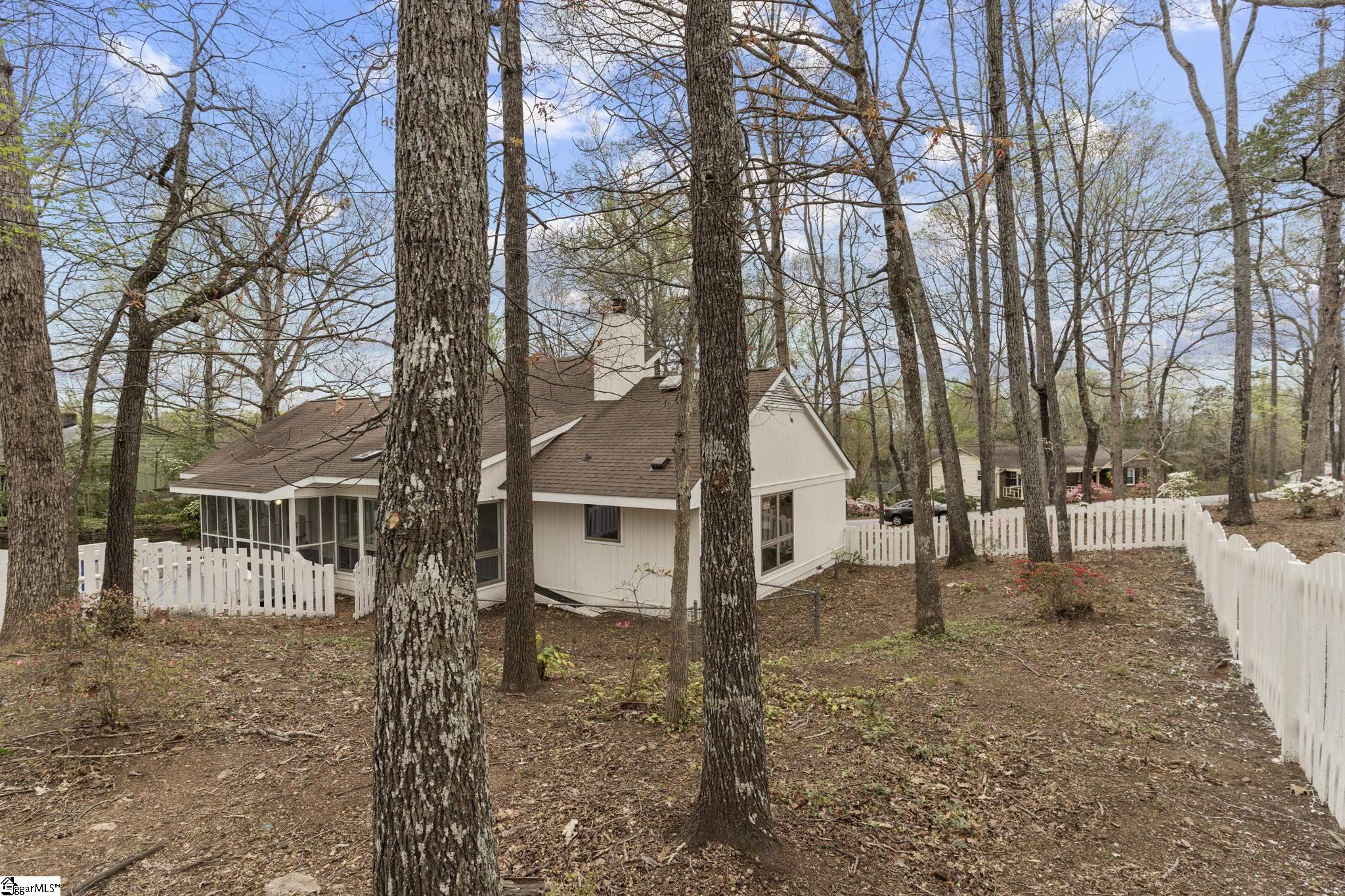 14 Kingsbury Road Greenville, SC 29617 - Photo 28 of 35 Gallery Image 28