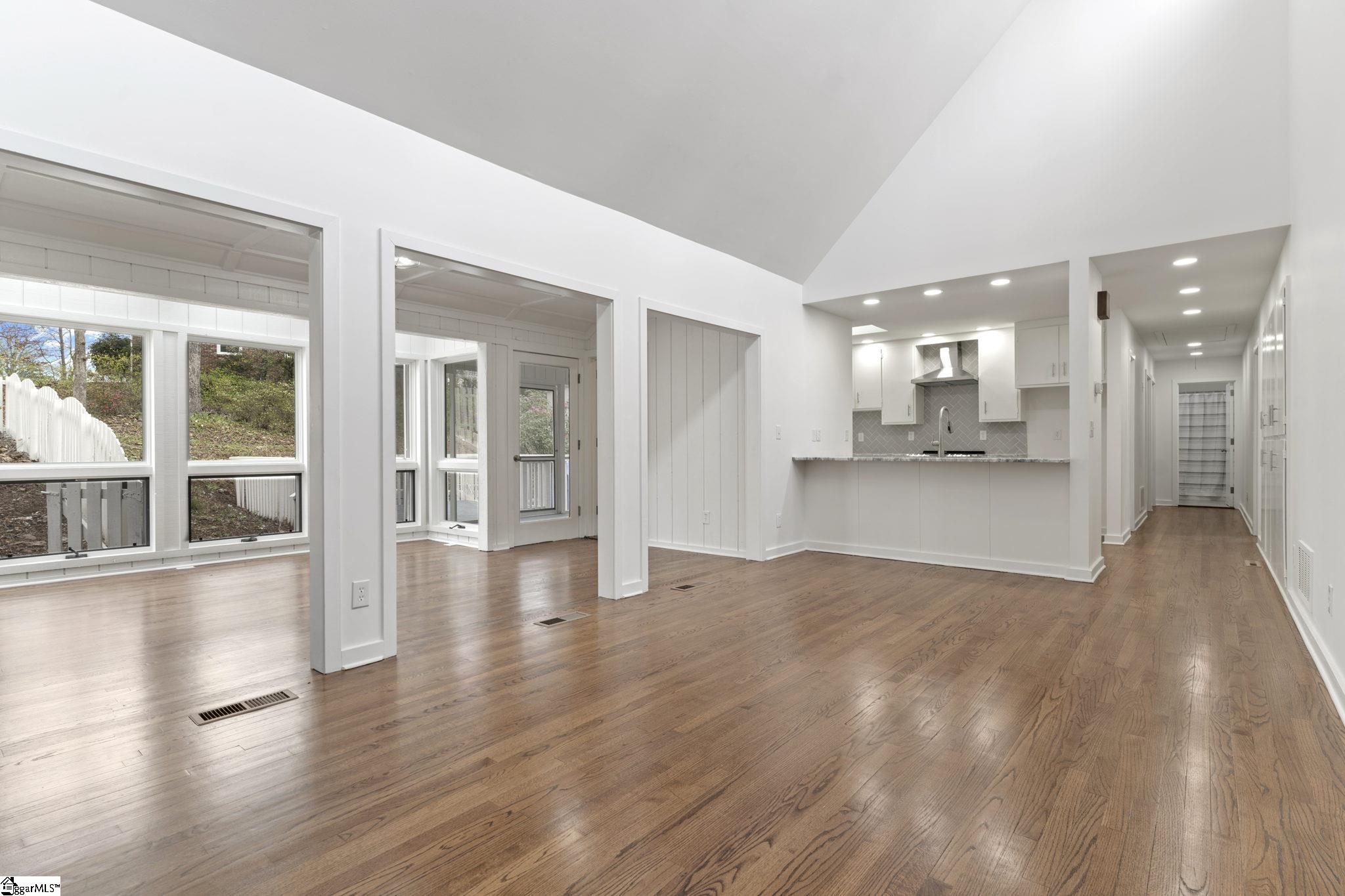 14 Kingsbury Road Greenville, SC 29617 - Photo 6 of 35 Gallery Image 6