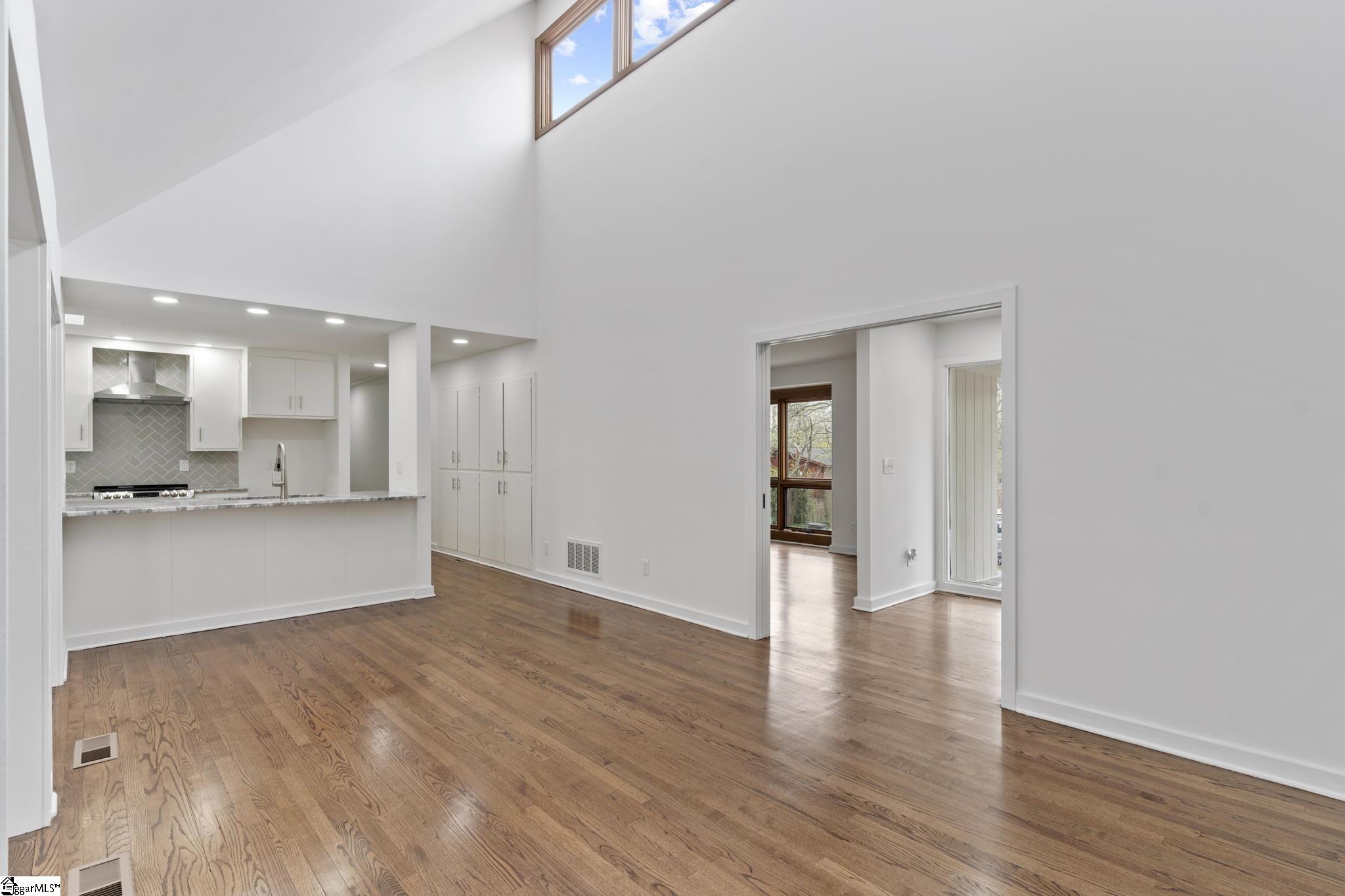 14 Kingsbury Road Greenville, SC 29617 - Photo 7 of 35 Gallery Image 7