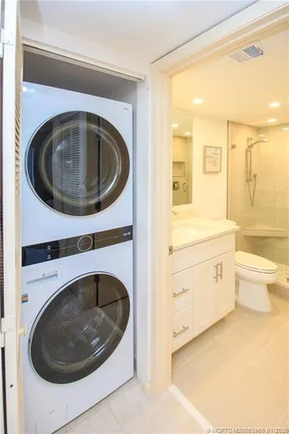 $440,000 | 4490 Northeast Sandpebble Trace, Unit 304, Stuart, FL 34996