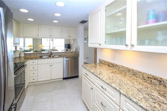 $440,000 | 4490 Northeast Sandpebble Trace, Unit 304, Stuart, FL 34996