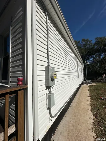 $55,000 | 1300 South Greenlawn Avenue, Peoria, IL 61605