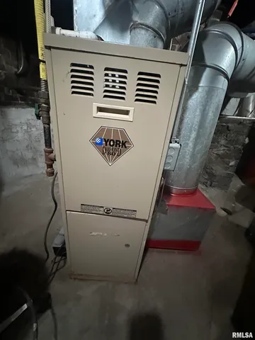 $55,000 | 1300 South Greenlawn Avenue, Peoria, IL 61605