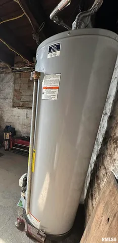 $55,000 | 1300 South Greenlawn Avenue, Peoria, IL 61605