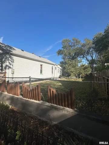 $55,000 | 1300 South Greenlawn Avenue, Peoria, IL 61605