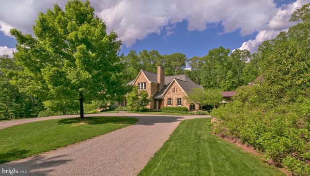 $5,000,000 | 203 Carrwood Road, Great Falls, VA 22066