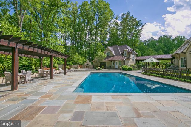 $5,000,000 | 203 Carrwood Road, Great Falls, VA 22066