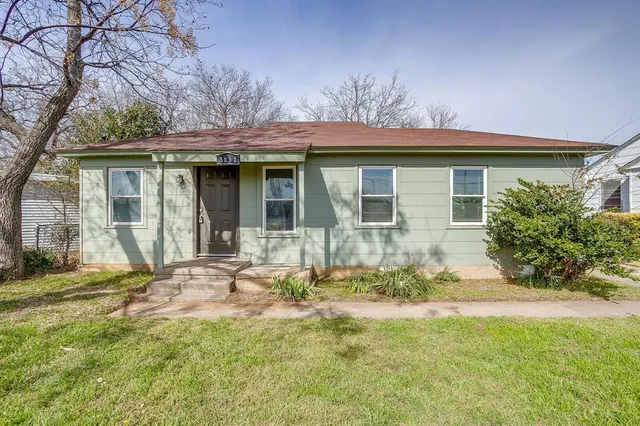 $212,500 | 5032 Hartford Drive, River Oaks, TX 76114