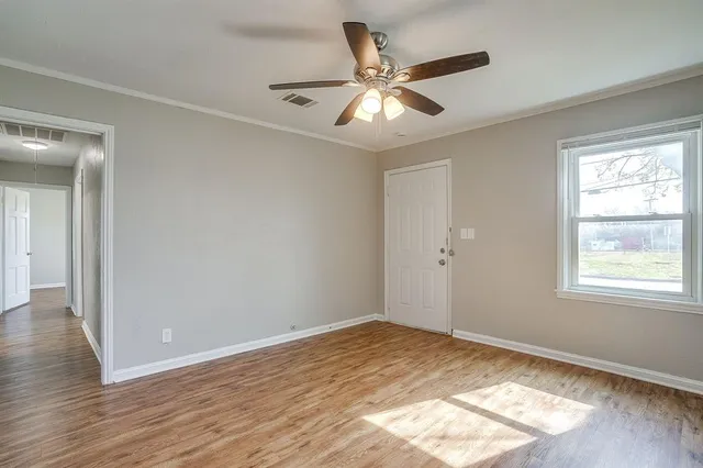 $212,500 | 5032 Hartford Drive, River Oaks, TX 76114