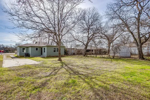 $212,500 | 5032 Hartford Drive, River Oaks, TX 76114