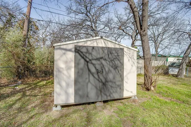 $212,500 | 5032 Hartford Drive, River Oaks, TX 76114