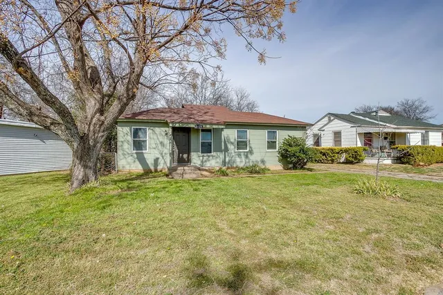 $212,500 | 5032 Hartford Drive, River Oaks, TX 76114