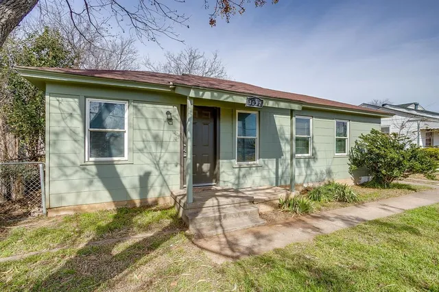 $212,500 | 5032 Hartford Drive, River Oaks, TX 76114