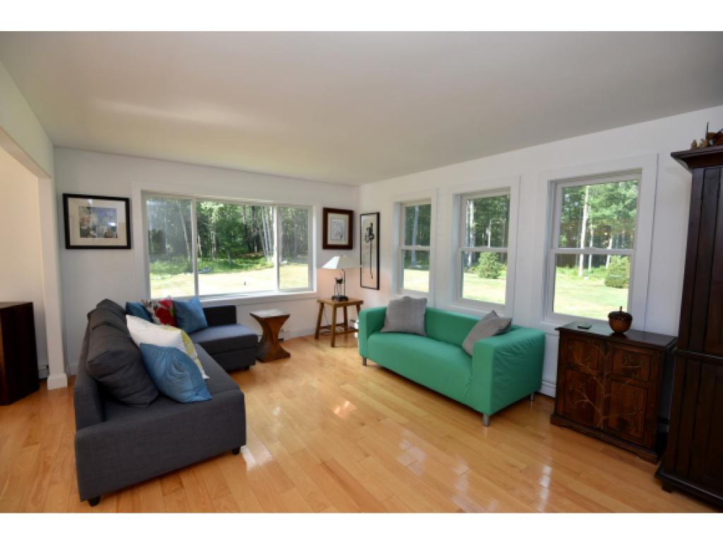 4 Chestnut Hill Road Amherst, NH 03031 - Photo 3 of 27