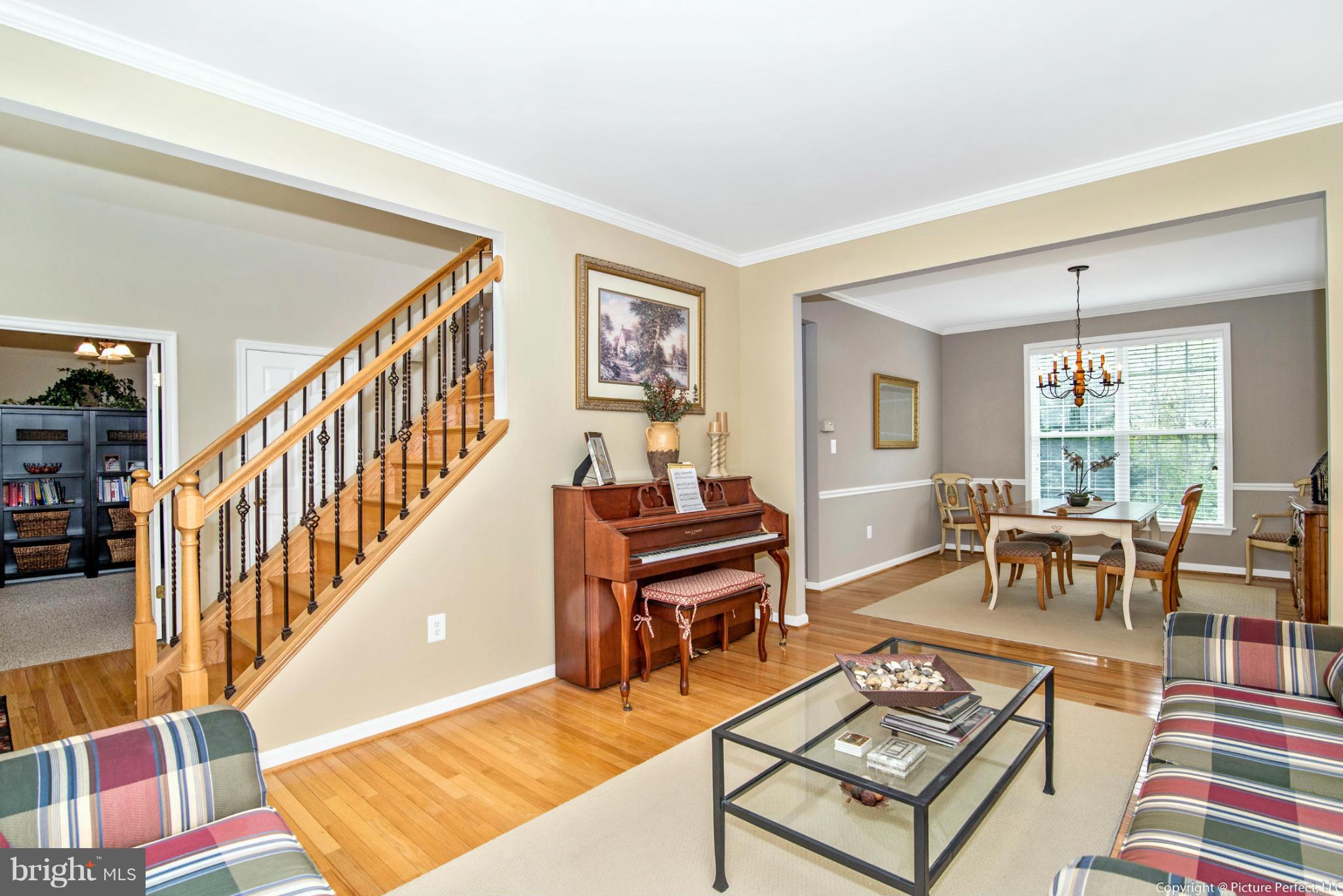 5735 Little Spring Way Frederick, MD 21704 - Photo 11 of 30 Living Room