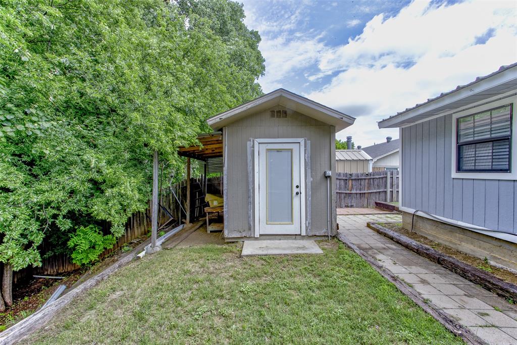 209 Case Street Weatherford, TX 76086 - Photo 24 of 25 lots of storage on property