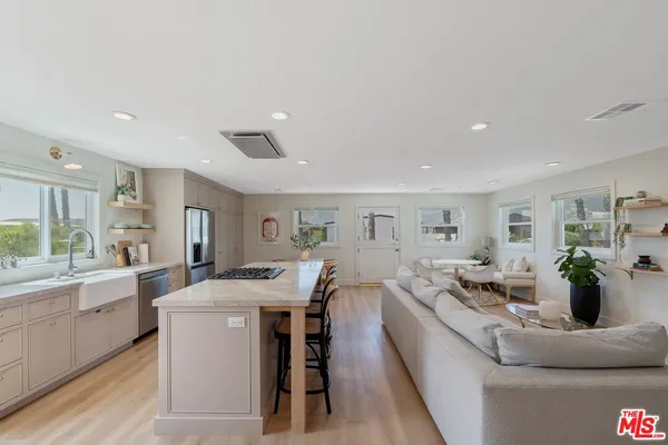 $1,625,000 | 29500 Heathercliff Road, Unit 10, Malibu, CA 90265