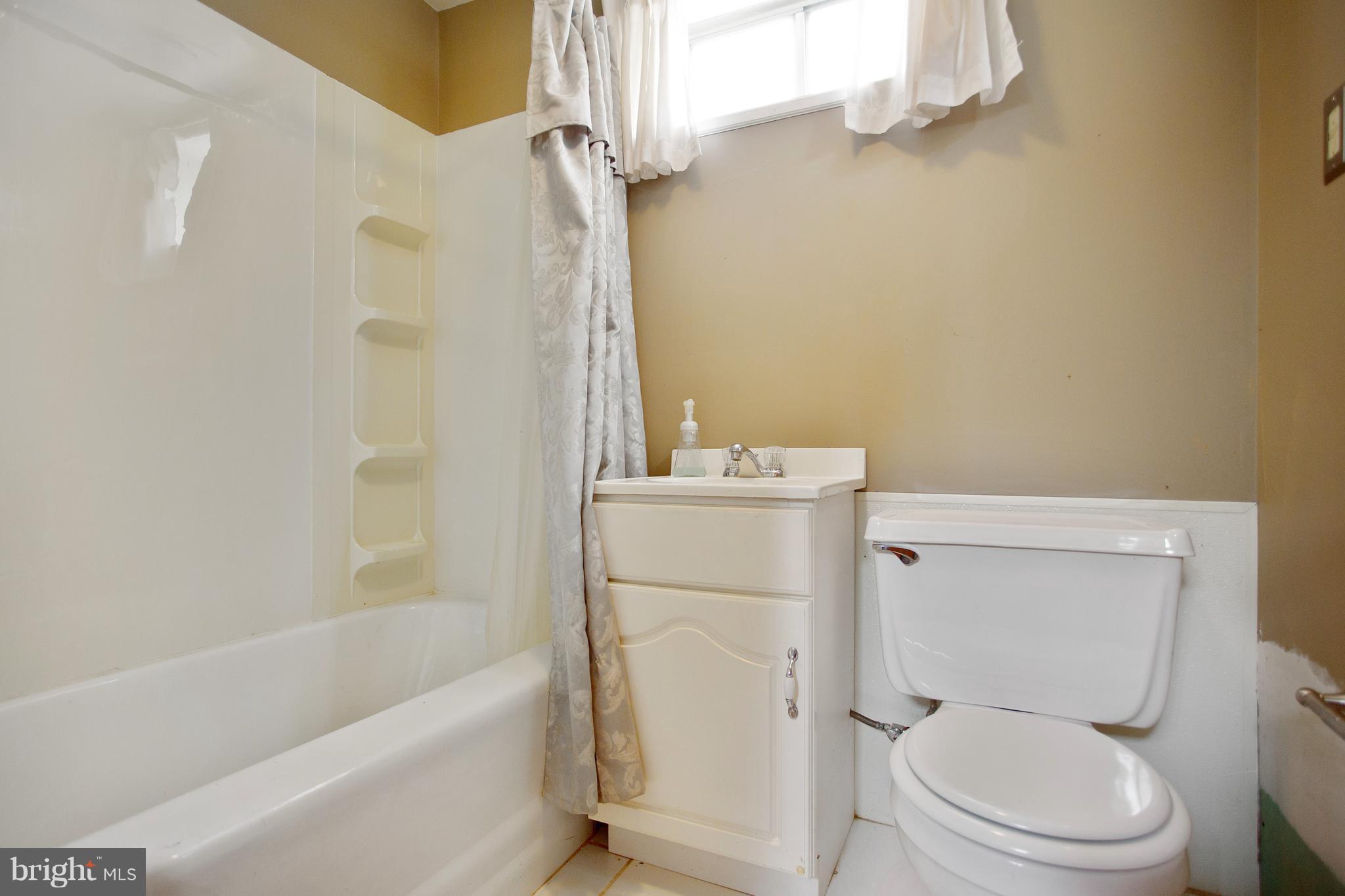 5569 Ashbourne Road Baltimore, MD 21227 - Photo 22 of 30 Basement Bath