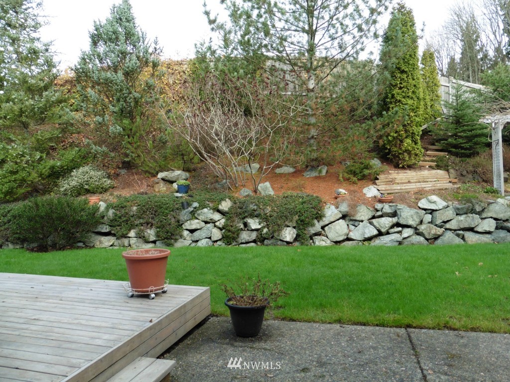 9916 Northeast 157th Street Bothell, WA 98011 - Photo 22 of 25 Gallery Image 22