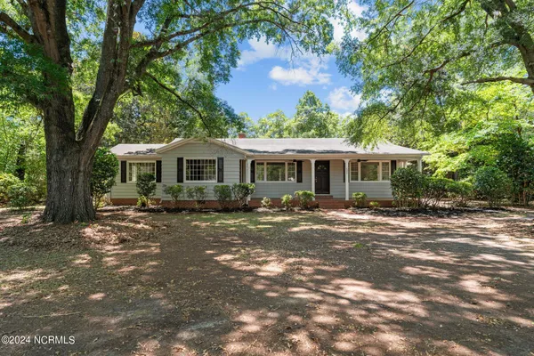 $294,000 | 521 South Main Street, Broadway, NC 27505