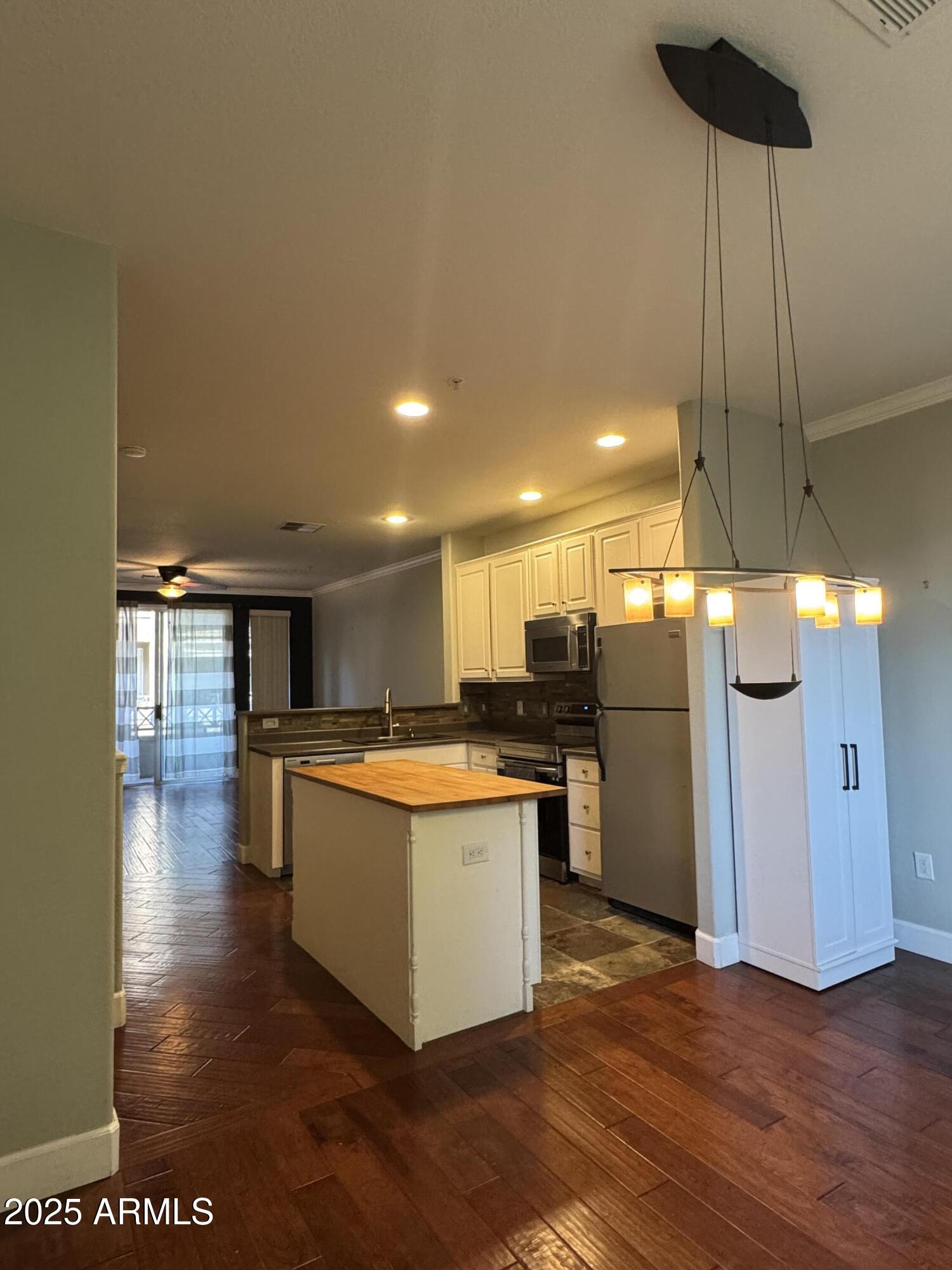 4455 East Paradise Village Parkway South, Unit 1106 Phoenix, AZ 85032 - Photo 6 of 24 IMG_4561