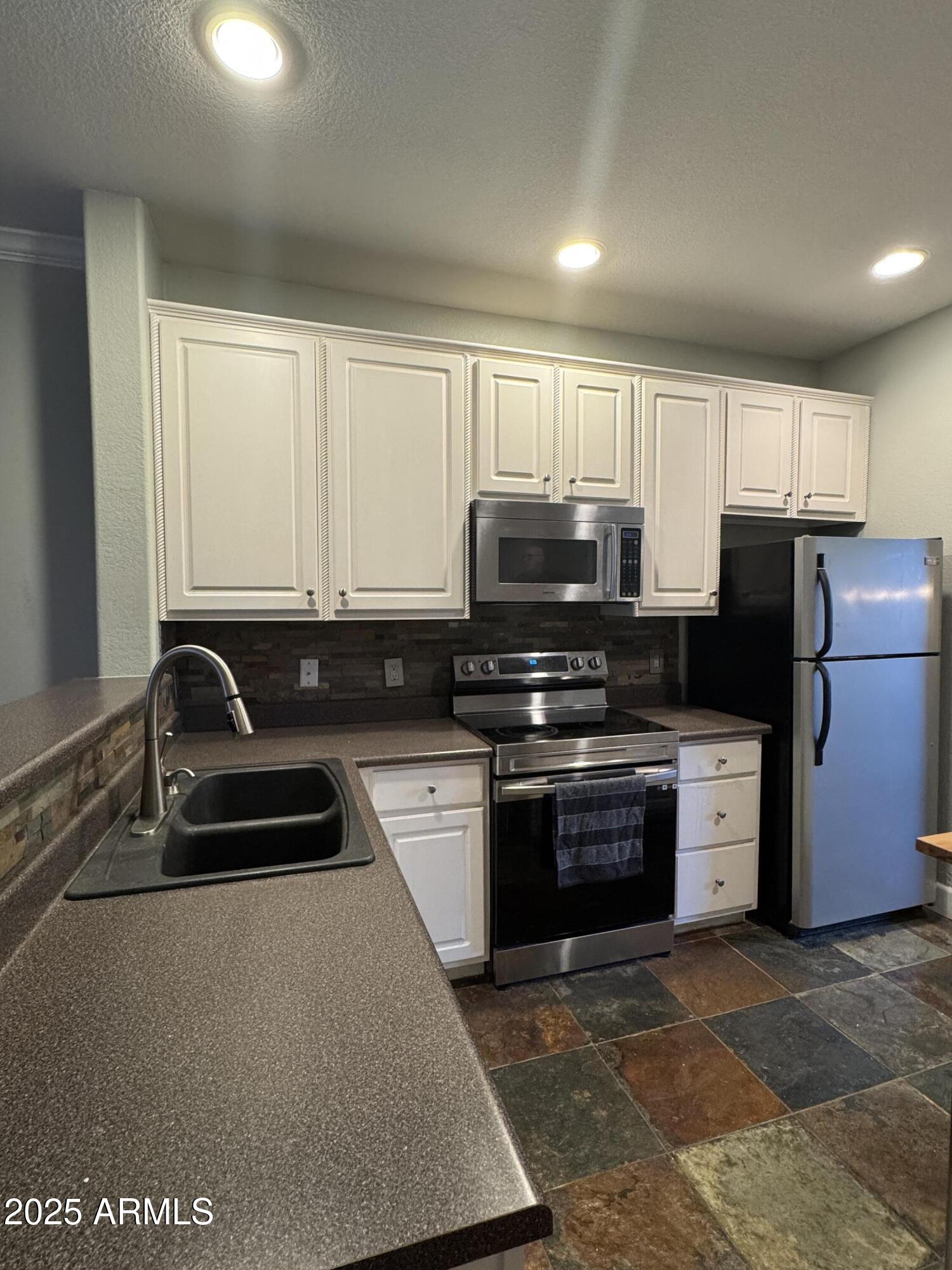 4455 East Paradise Village Parkway South, Unit 1106 Phoenix, AZ 85032 - Photo 9 of 24 IMG_4565