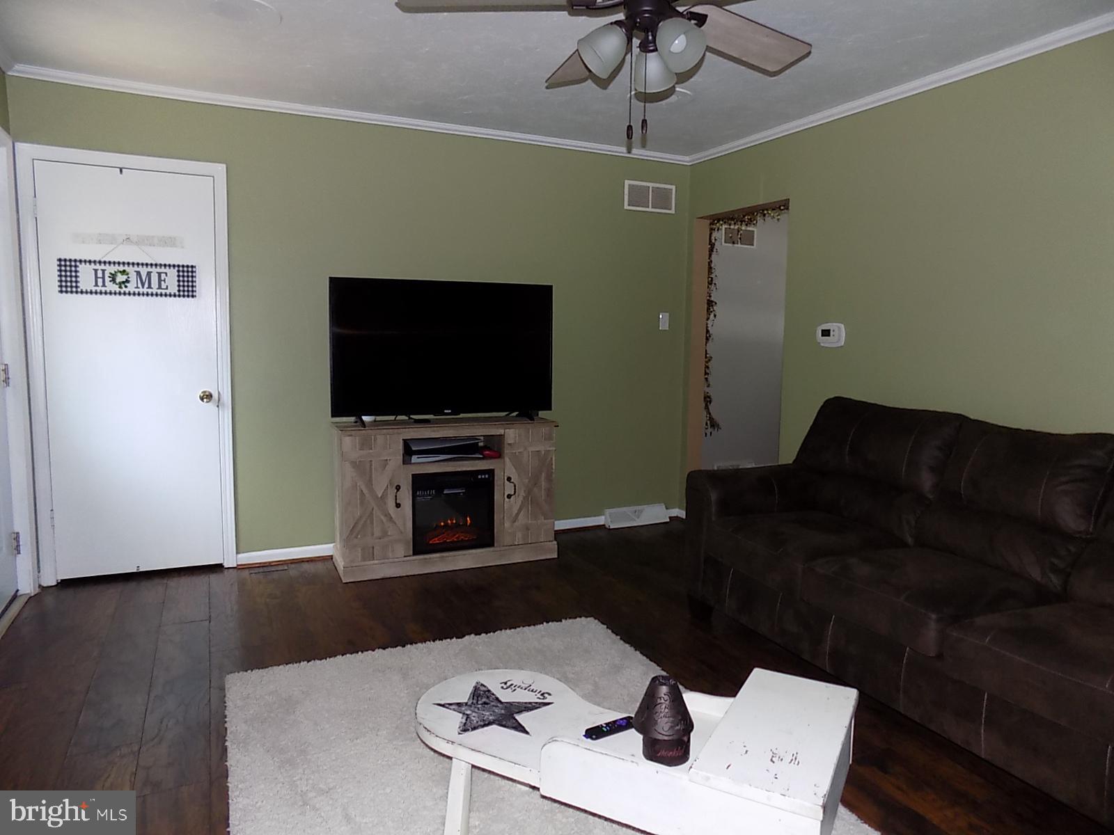 3425 Fox Ridge Court Dover, PA 17315 - Photo 15 of 40 Living room