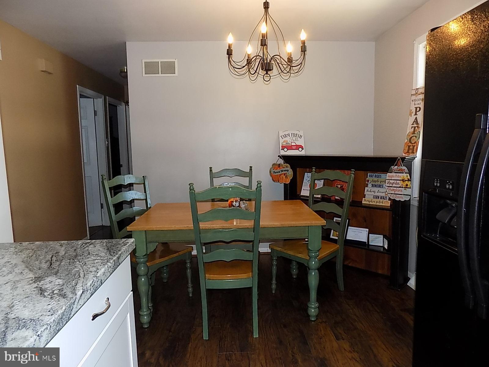 3425 Fox Ridge Court Dover, PA 17315 - Photo 16 of 40 Dining area