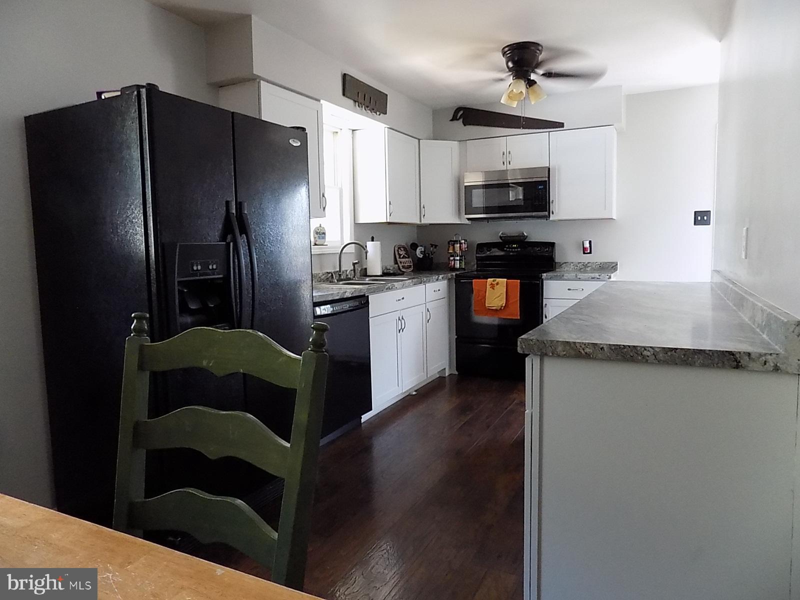 3425 Fox Ridge Court Dover, PA 17315 - Photo 17 of 40 Kitchen