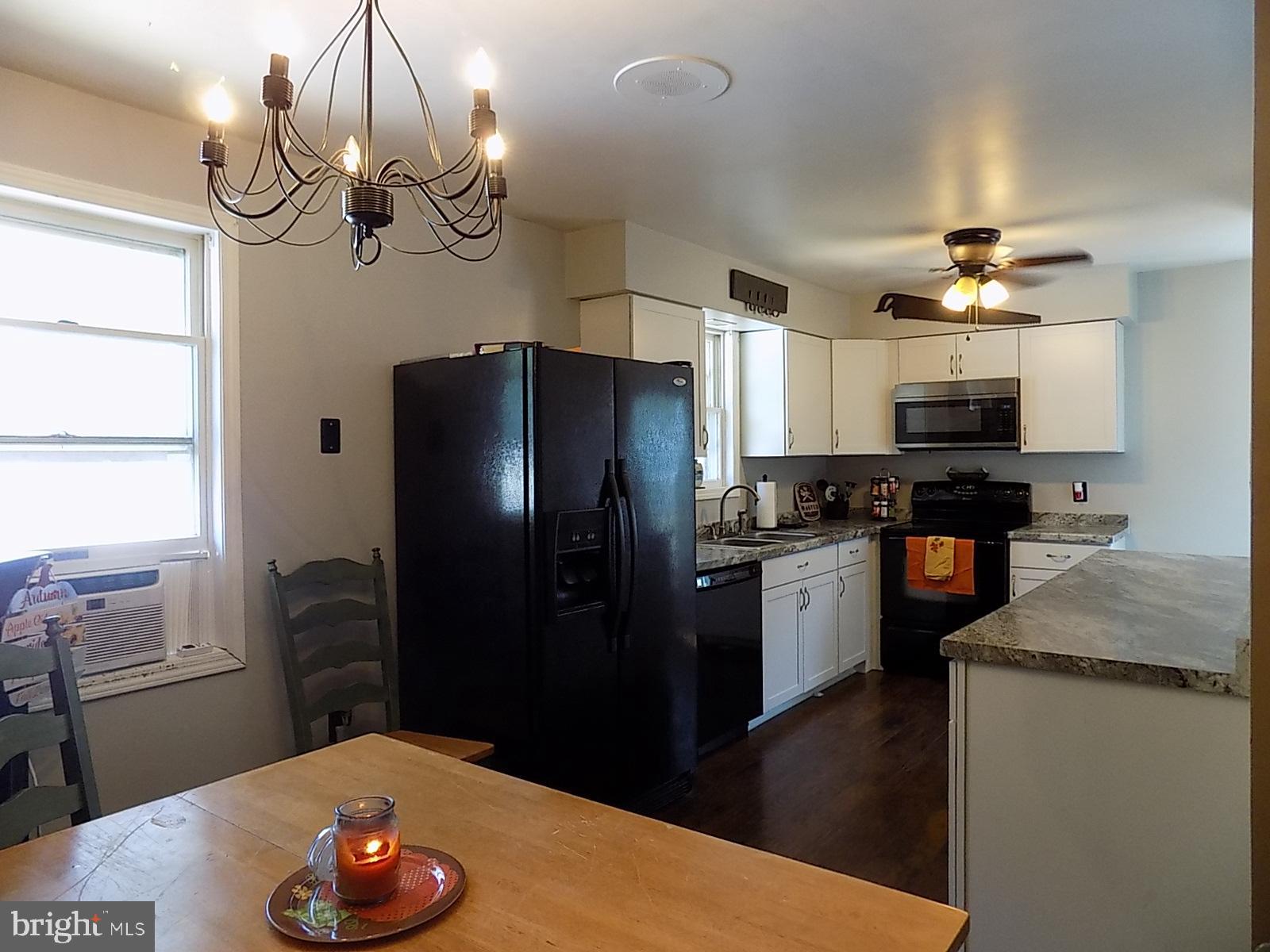 3425 Fox Ridge Court Dover, PA 17315 - Photo 19 of 40 Kitchen