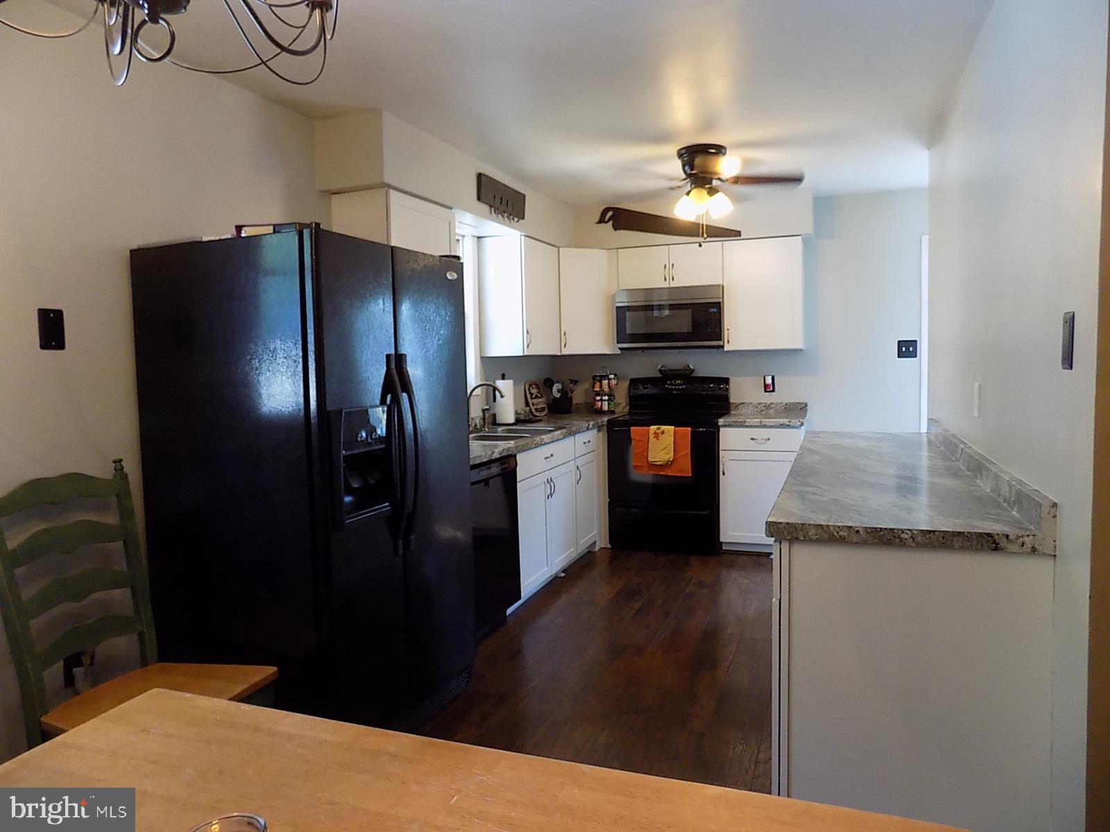 3425 Fox Ridge Court Dover, PA 17315 - Photo 20 of 40 Kitchen