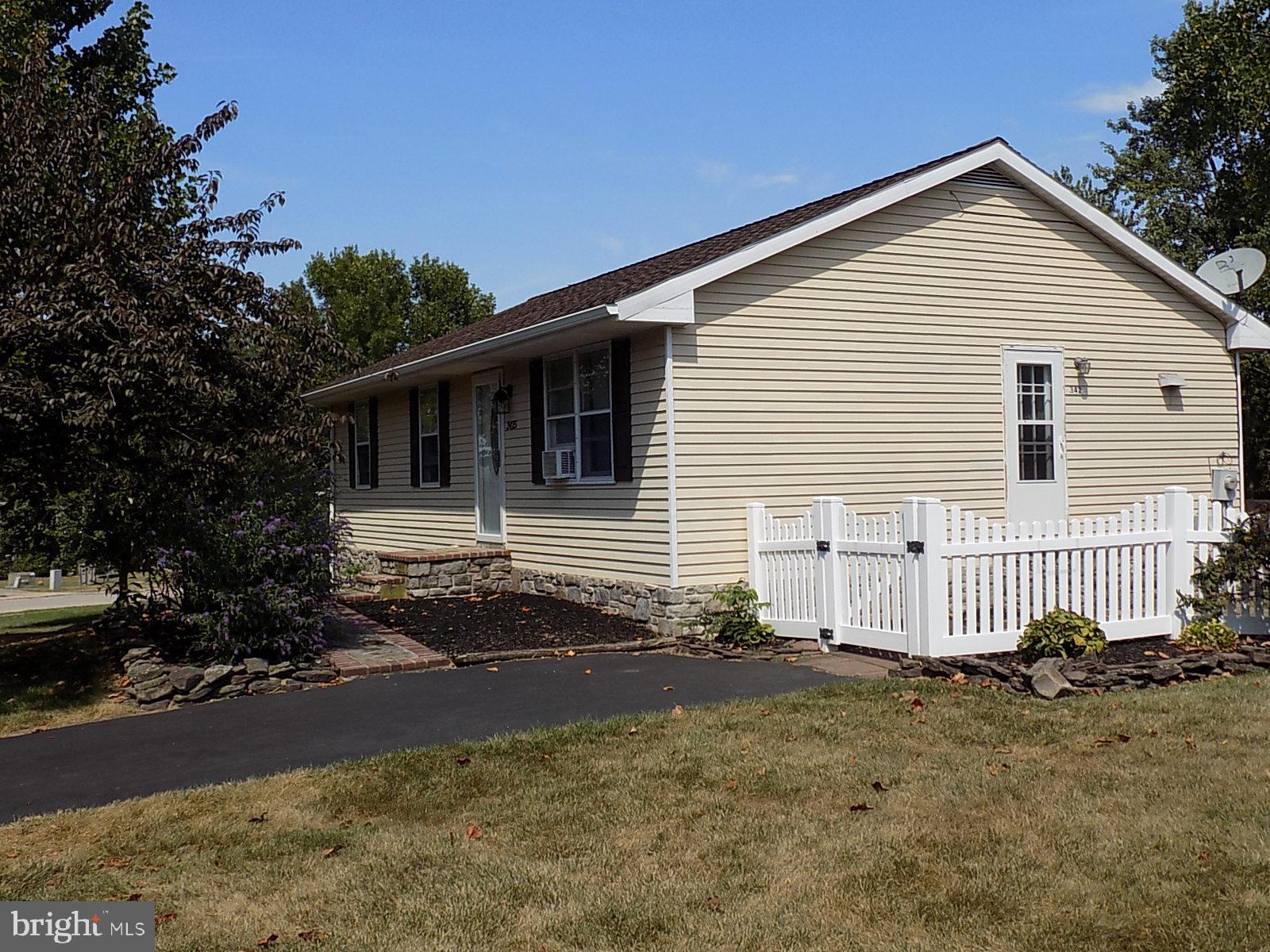 3425 Fox Ridge Court Dover, PA 17315 - Photo 3 of 40 Side View