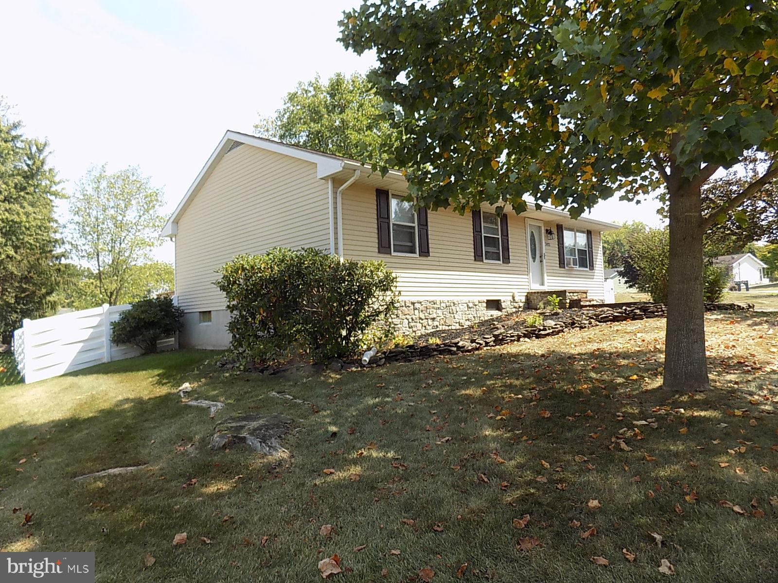 3425 Fox Ridge Court Dover, PA 17315 - Photo 5 of 40 Side view