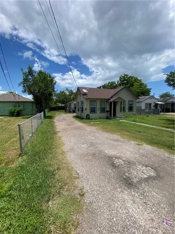 $800 | 238 Watson Street, Unit B, Corpus Christi, TX 78415