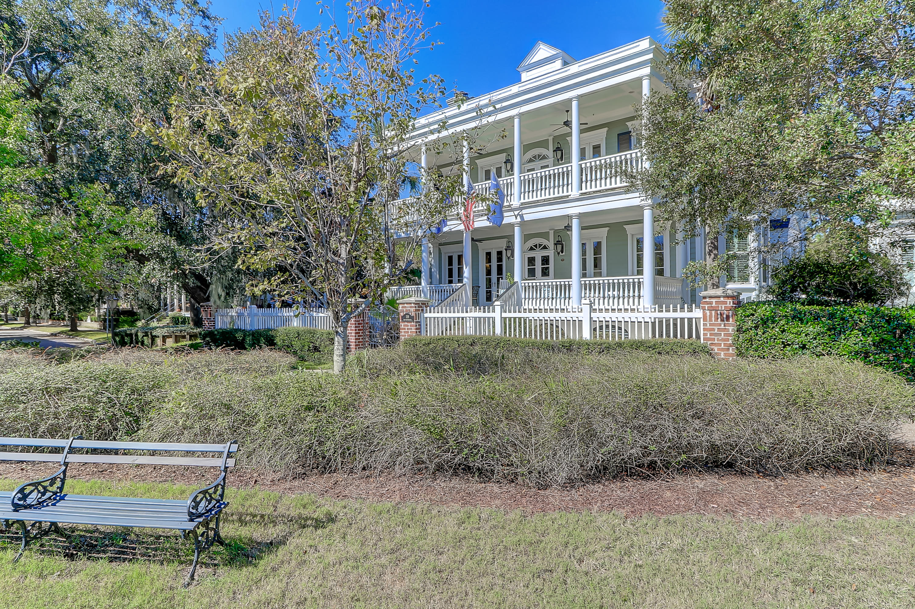159 East Shipyard Road Mount Pleasant, SC 29464 - Photo 3 of 81 159 E Shipyard (4)