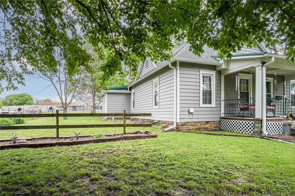 207 Phelps Street Windsor, MO 65360 - Photo 3 of 23