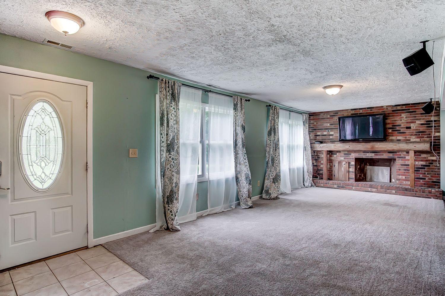 4310 Lancaster Road Granville, OH 43023 - Photo 5 of 34