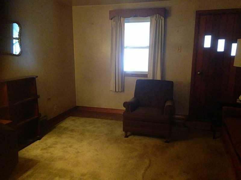 438 Evergreen Road Leechburg, PA 15656 - Photo 11 of 21 Living Room.