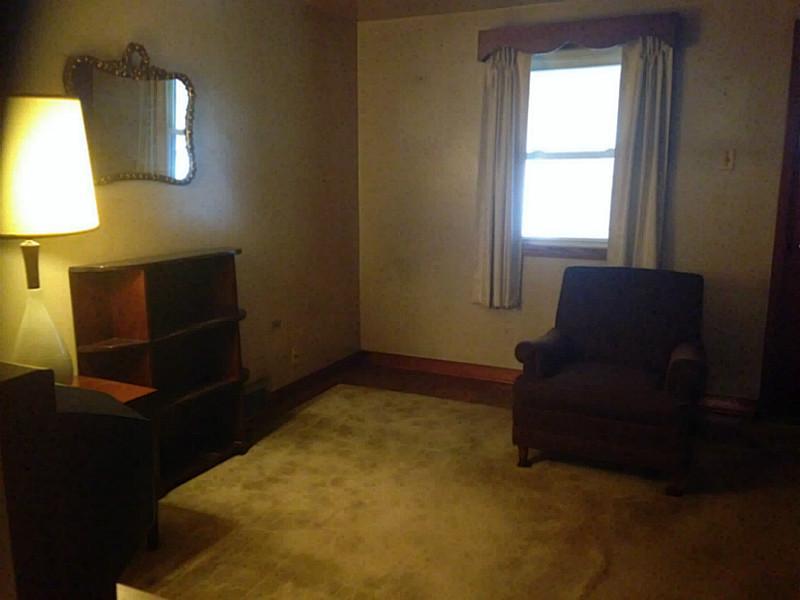 438 Evergreen Road Leechburg, PA 15656 - Photo 10 of 21 Living Room.
