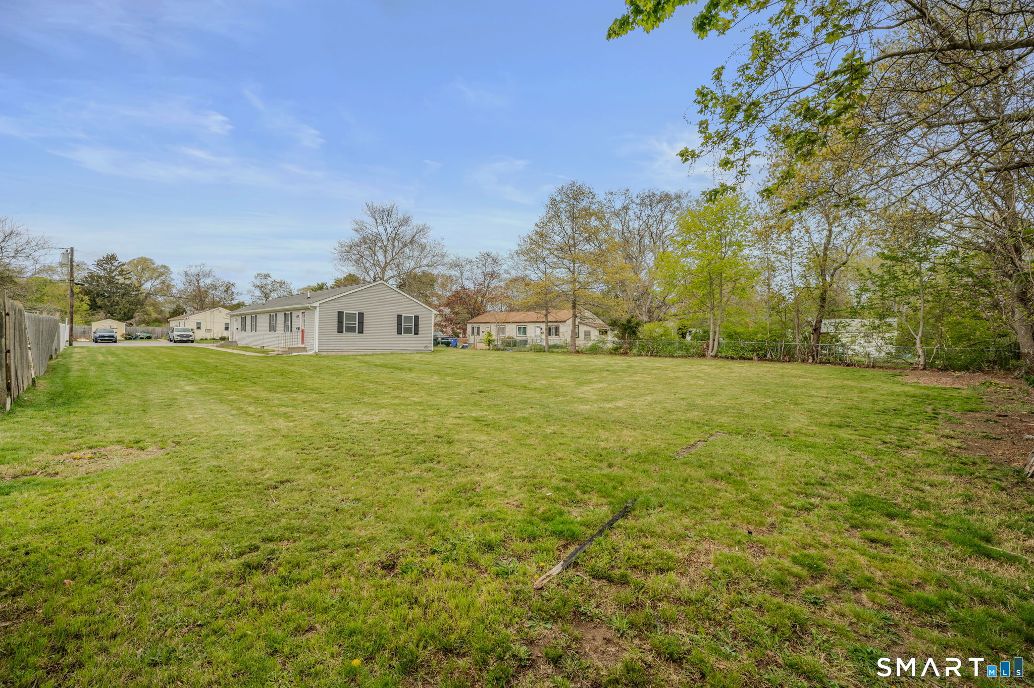 2 York Court Groton, CT 06340 - Photo 3 of 27
