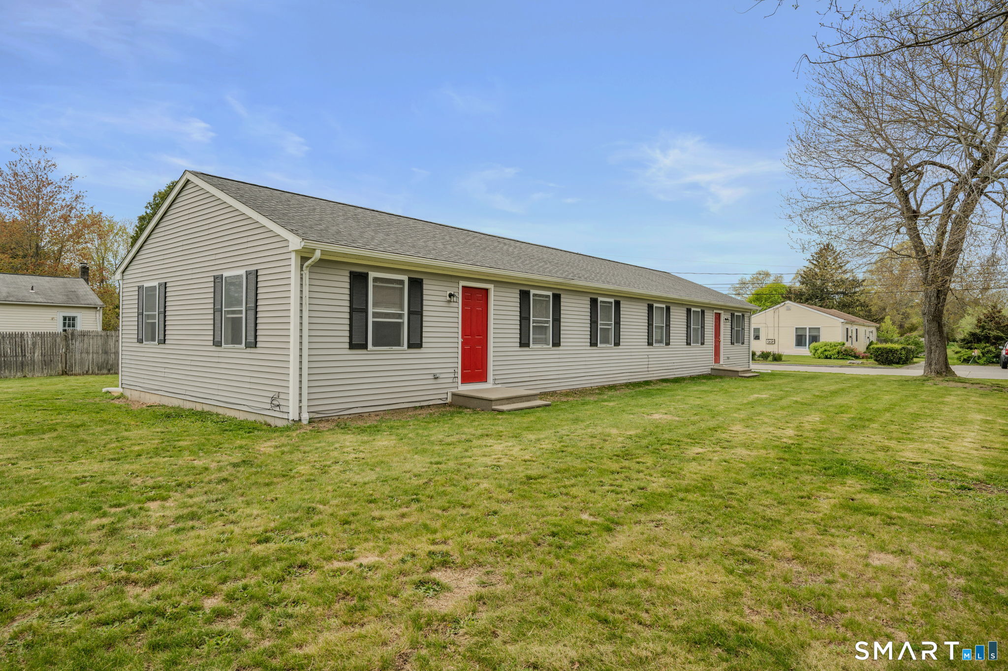 2 York Court Groton, CT 06340 - Photo 4 of 27