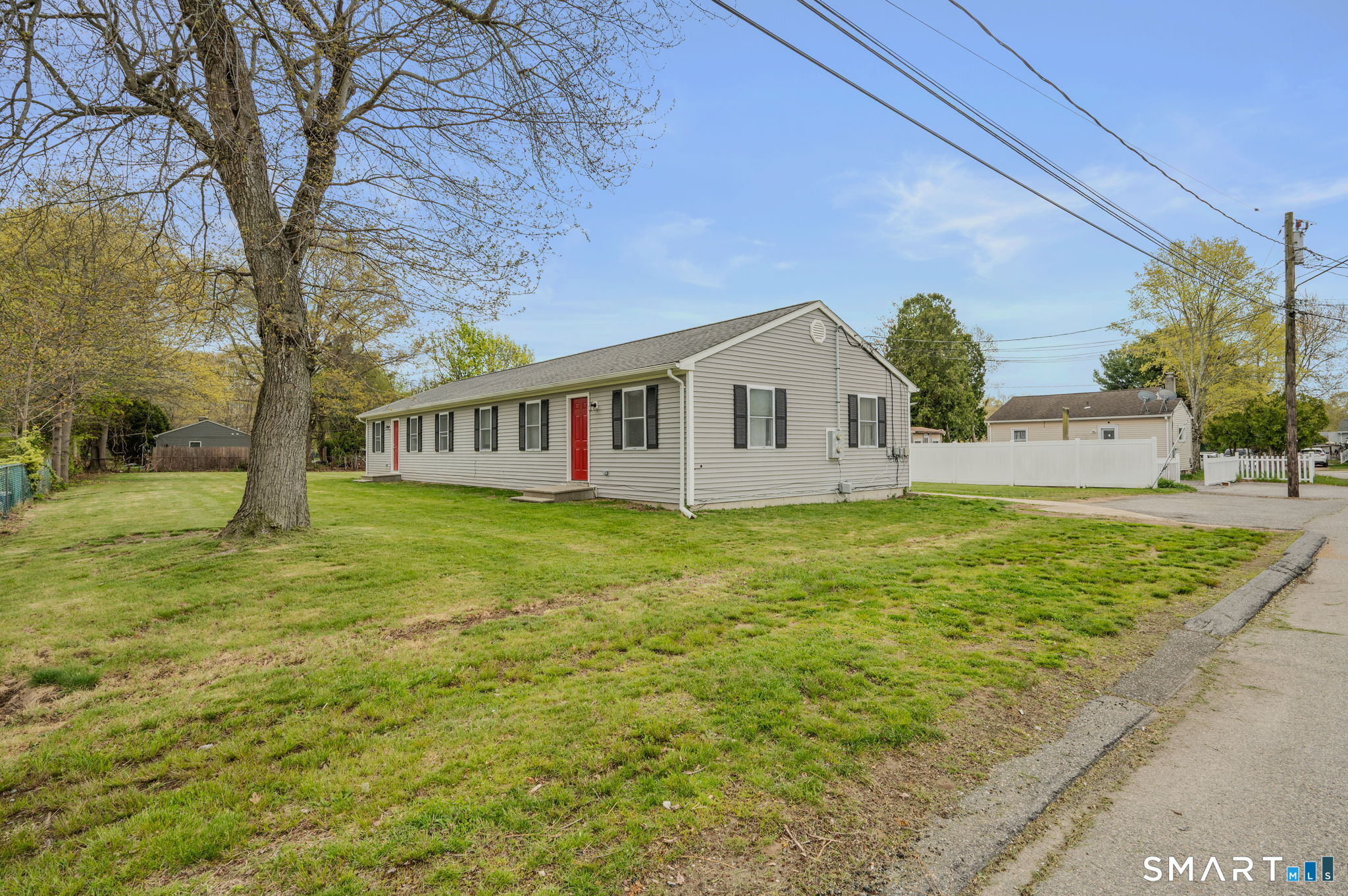 2 York Court Groton, CT 06340 - Photo 5 of 27