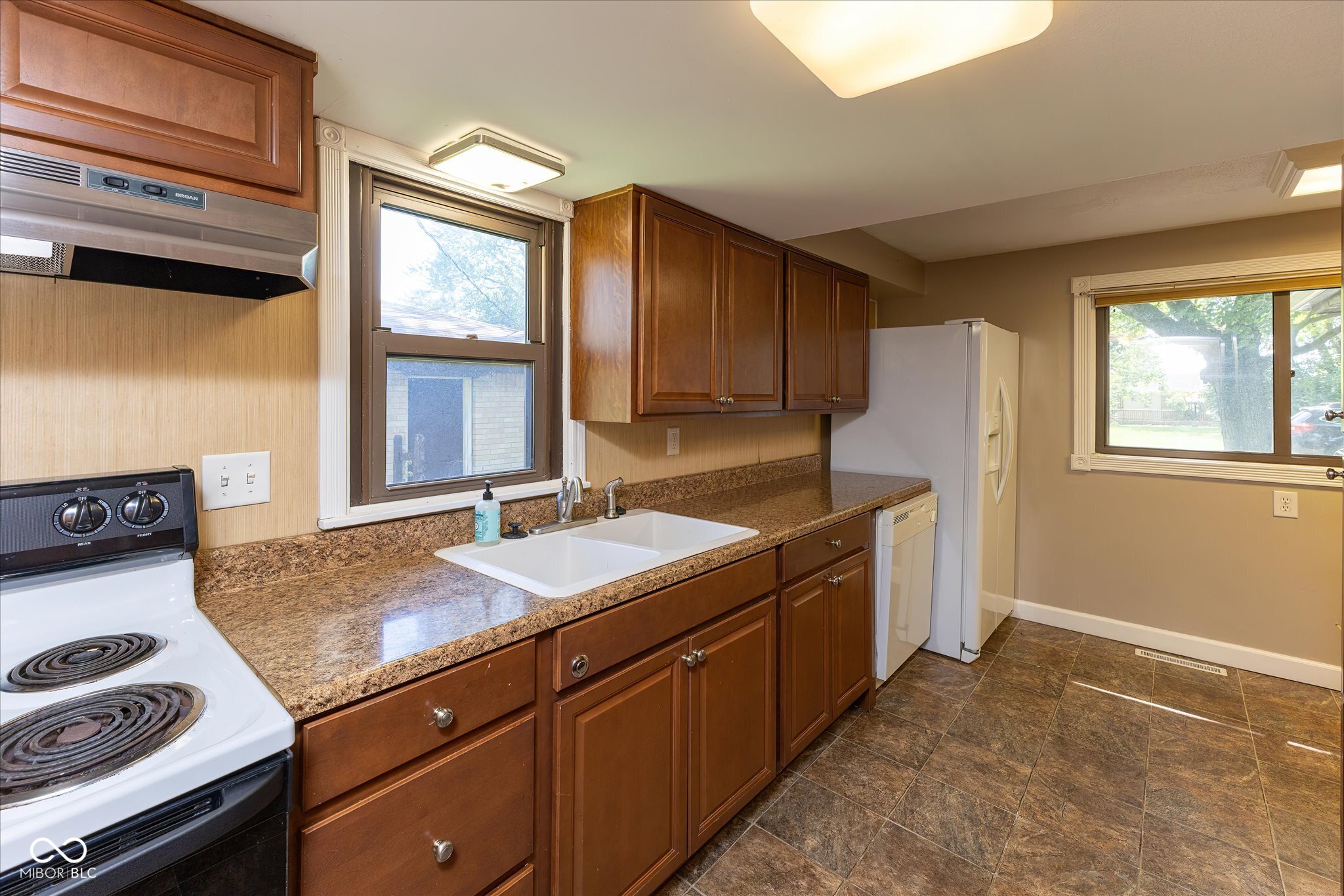 113 North Raceway Road Indianapolis, IN 46234 - Photo 5 of 22 Gallery Image 5