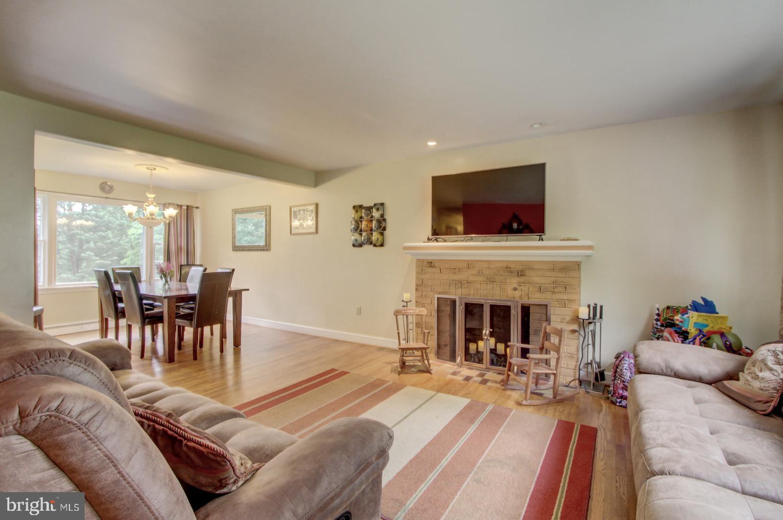 265 Greendale Road York, PA 17403 - Photo 5 of 34