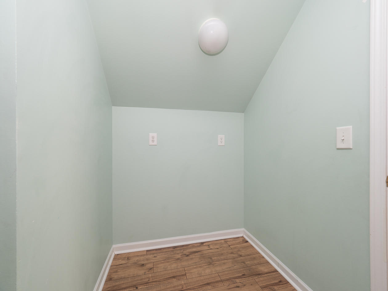 2262 Sandy Point Lane Mount Pleasant, SC 29466 - Photo 25 of 42 Upstairs Alcove