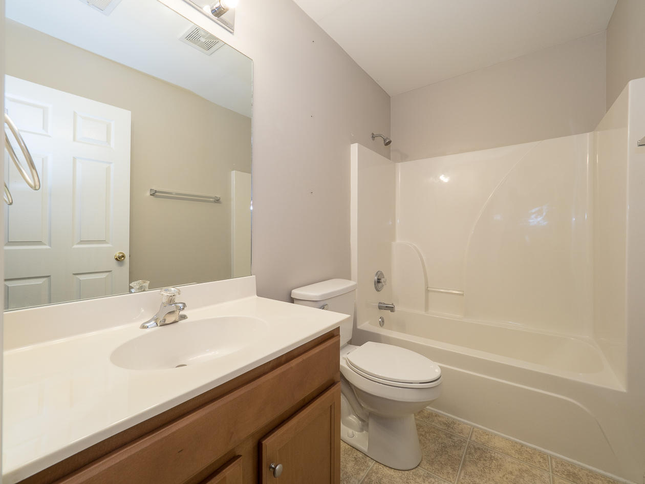 2262 Sandy Point Lane Mount Pleasant, SC 29466 - Photo 26 of 42 Upstairs Hall Bathroom